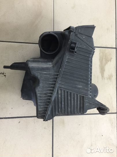 Корпус воздушного фильтра Renault Megane II