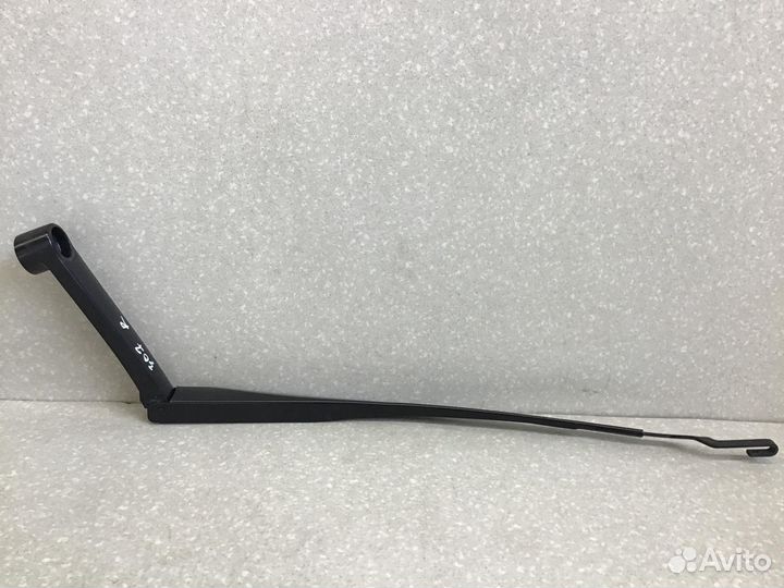 Поводок стеклоочистителя передний правый Kia Cerat