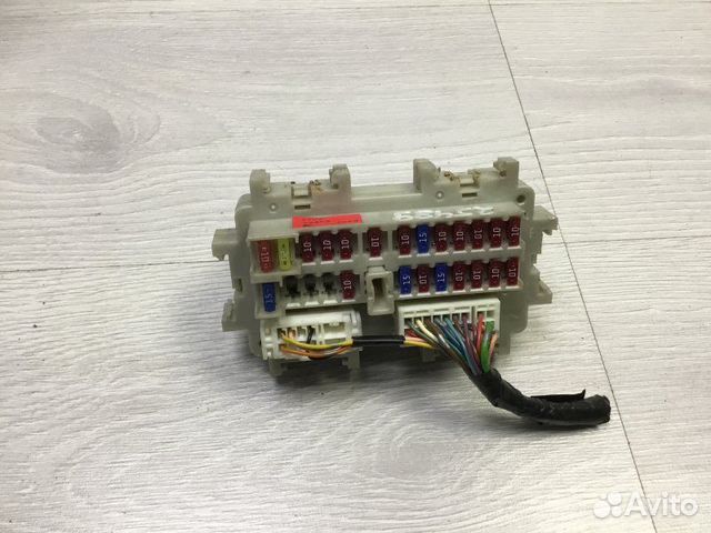 Блок реле и предохранителей Nissan Navara 2.5 2008