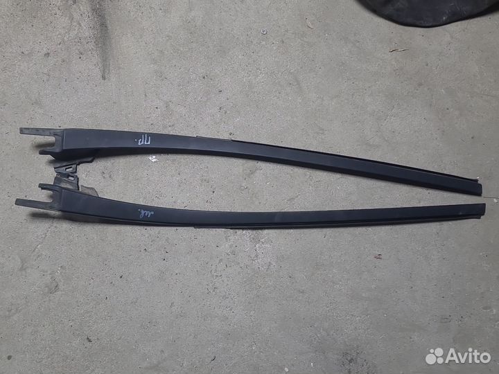 Накладка слекла лобового Renault Clio 3