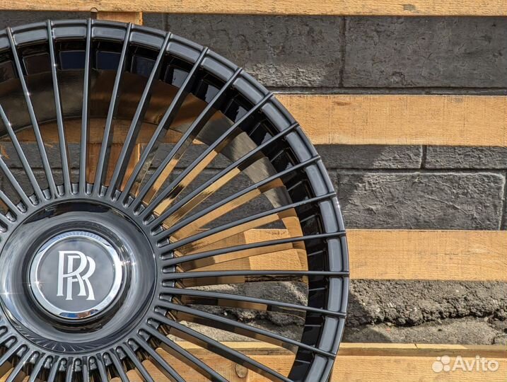 Кованые диски GT Forged R23 на Rolls-Royce Phantom