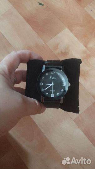 Часы наручные женские