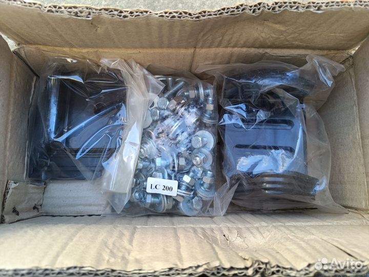 Крепления для багажника Land Cruiser 200