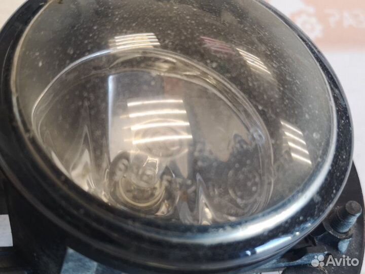 Фара противотуманная передняя Nissan Patrol Y61