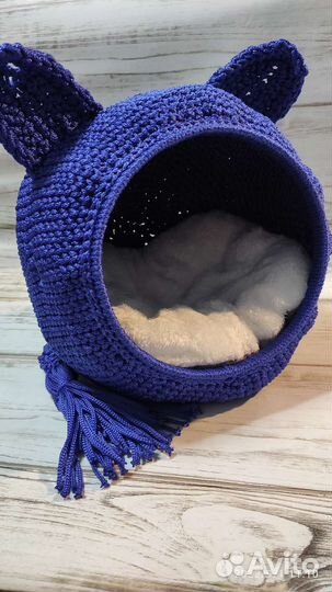 Лежанка связана крючком