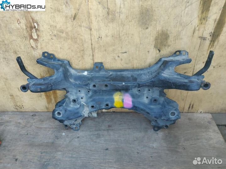 Передняя балка (подрамник) Toyota Prius 3 рест