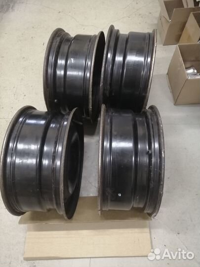 Диски штампованные r17 и колпаки