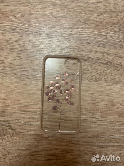 Чехол на iPhone