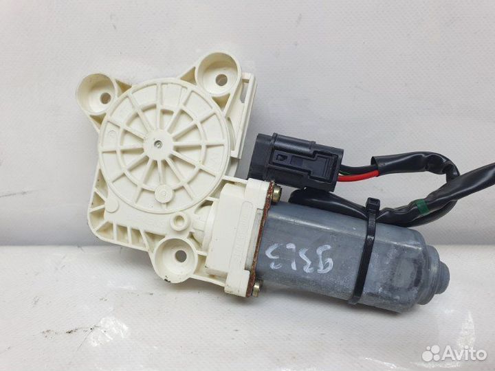 Мотор стеклоподъемника задний левый Mercedes-Benz