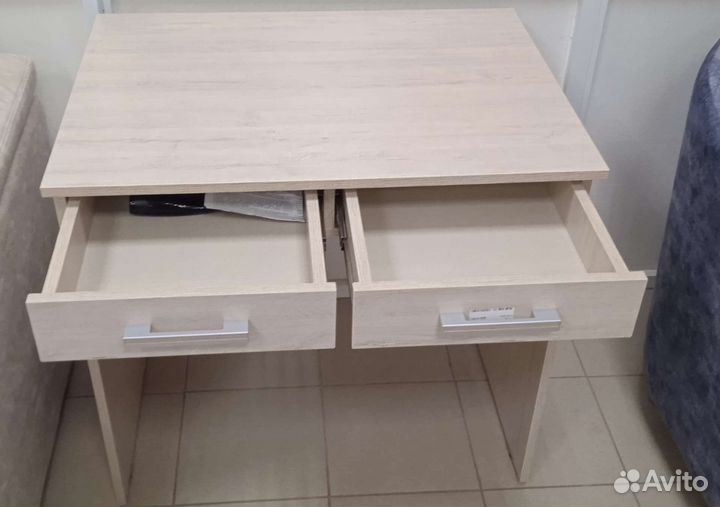 Столик для ноутбука