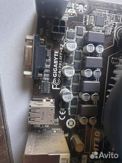 Материнская плата с процессором и памятью