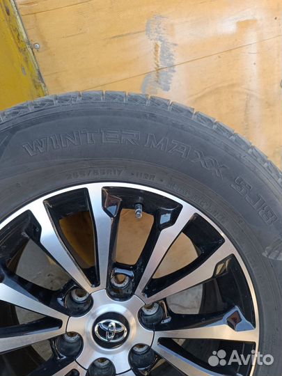 Dunlop Winter Maxx 265/65 R17