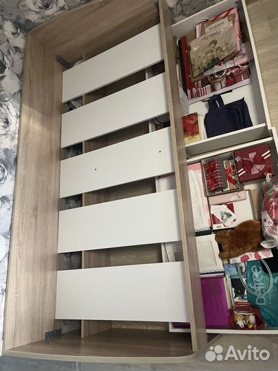 Кровать односпальная с выдвижными ящиками