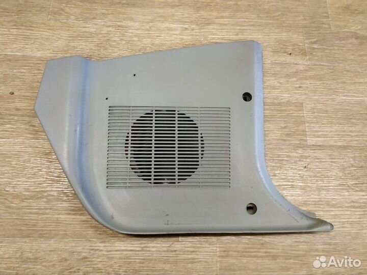 Накладка под правый динамик BMW 5 Series E34