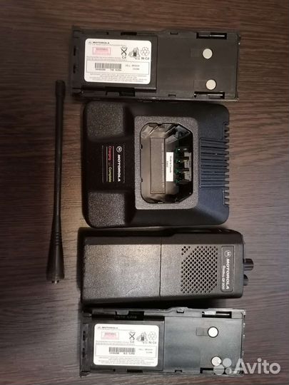 Носимая радиостанция Motorola GP 300