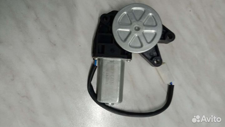 Мотор-редуктор стеклоподьемника