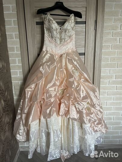Свадебное платье 44