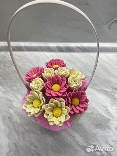 Сладкие букеты из шоколада