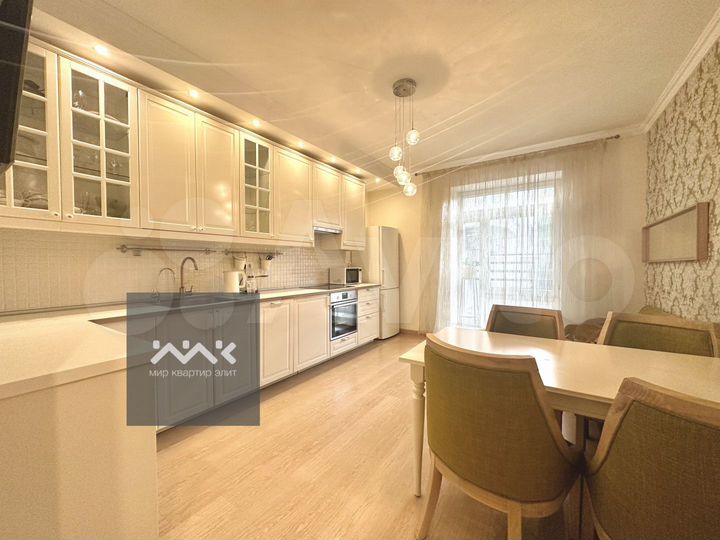 3-к. квартира, 100 м², 2/8 эт.