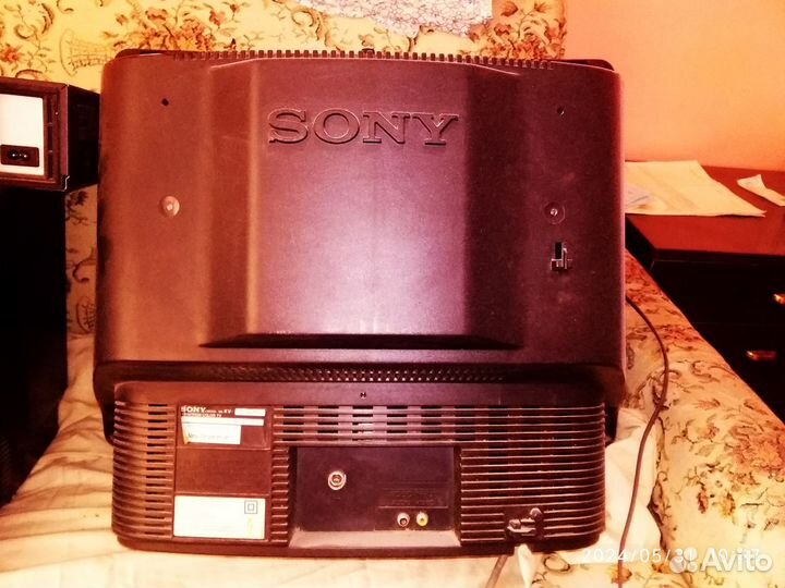 Продам телевизор Sony Trinitron KV-2185MK