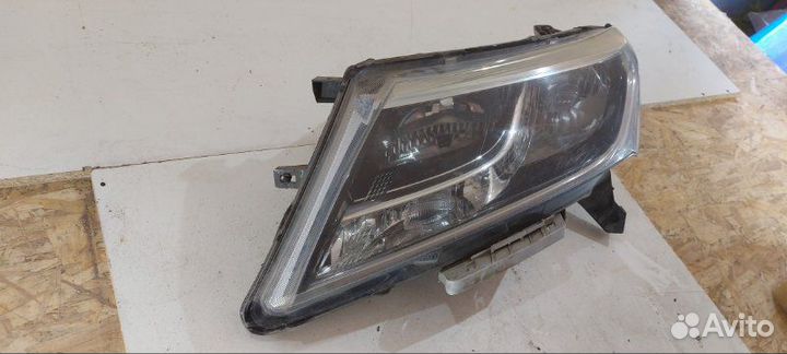Фара галогеновая передняя левая Nissan Pathfinder