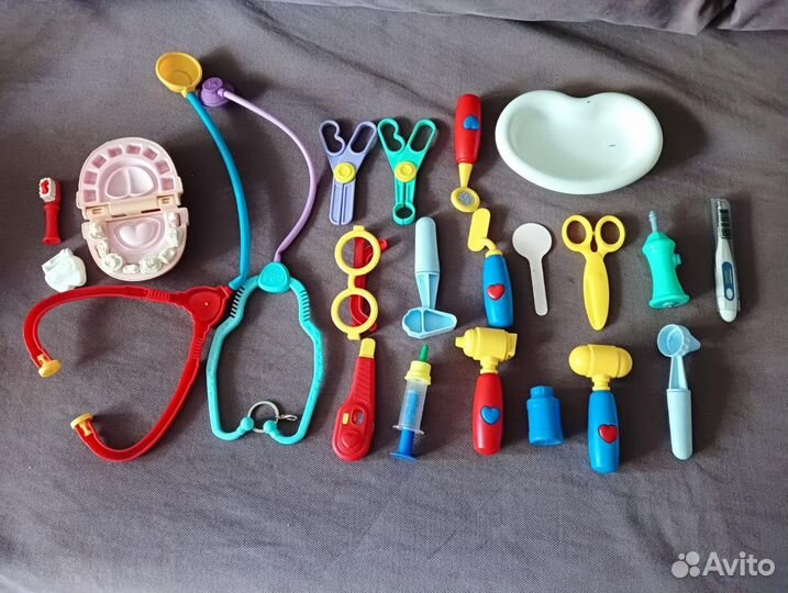 Набор для доктора детский со столиком на колесах