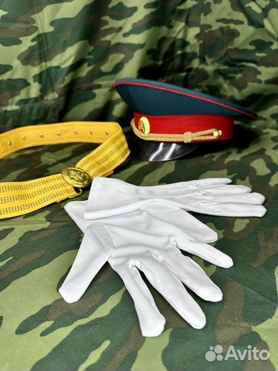 Перчатки парадные белые