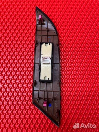 Блок управления стеклоподъемниками передний левый