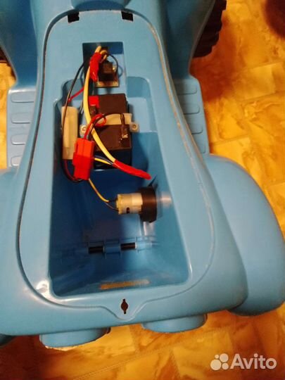 Детский квадроцикл на аккумуляторе