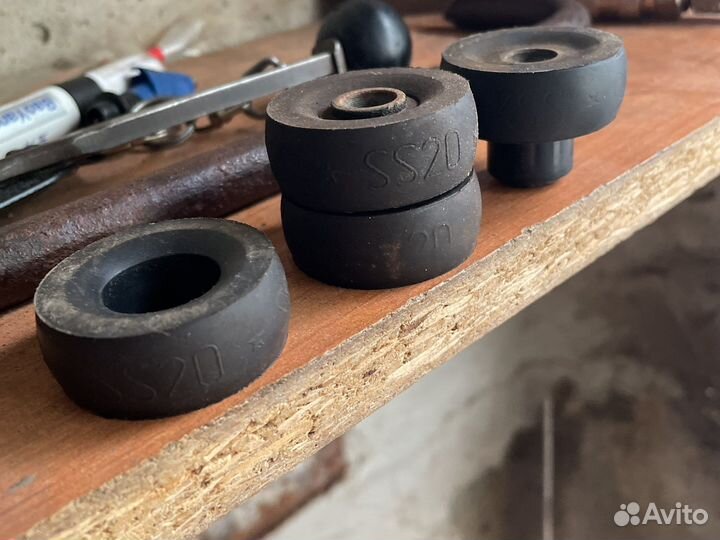 Подушки амортизаторов задние