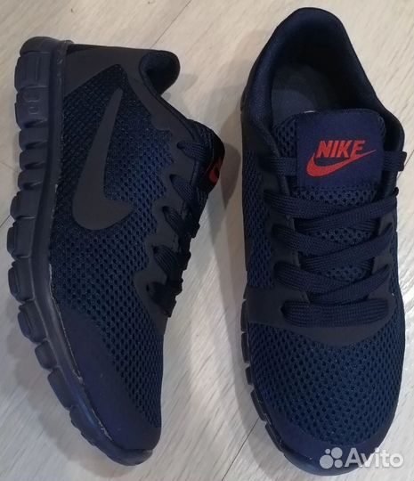 Кроссовки Nike новые