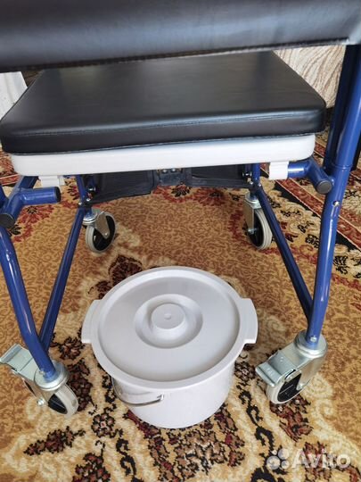 Инвалидное кресло с туалетом