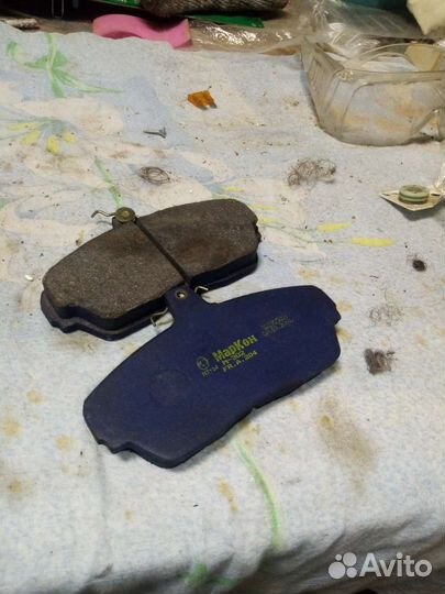 Тормозные колодки м 302