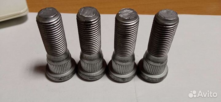 Land Cruiser 100/105/LX470 шпилька/ гайка колеса