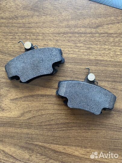 Колодки тормозные передние Logan