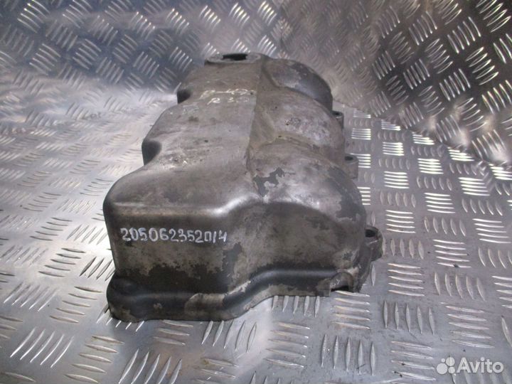 Клапанная крышка renault 5010284391
