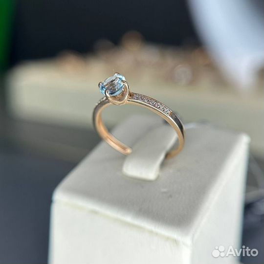 Золотое кольцо с топазом 585 проба