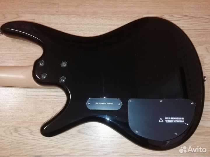 Активная бас гитара Ibanez GSR200