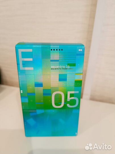 Escentric molecula 05