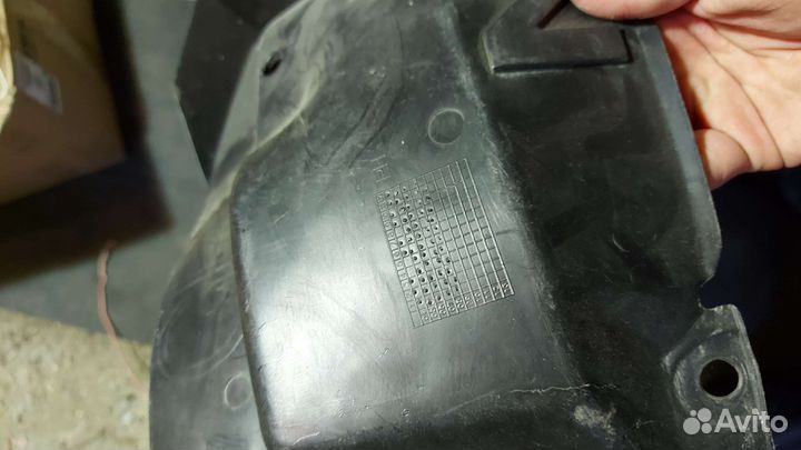 Подкрылок передний правый hyundai tucson 2008
