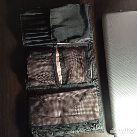 Футляр для хранения косметики и кистей Мэри кей