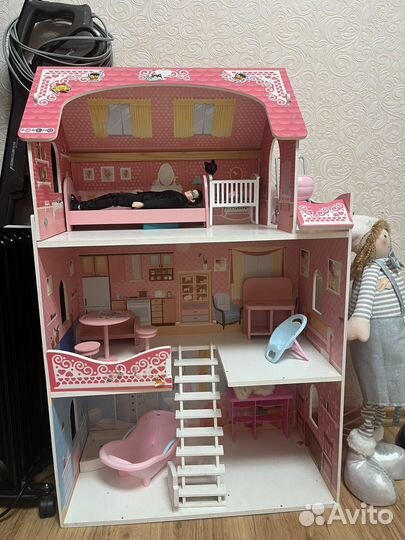 Большой кукольный домик деревянный