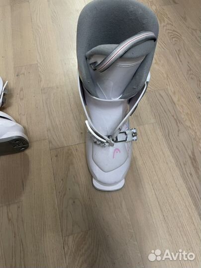 Горнолыжные ботинки 23.5, шлем и очки