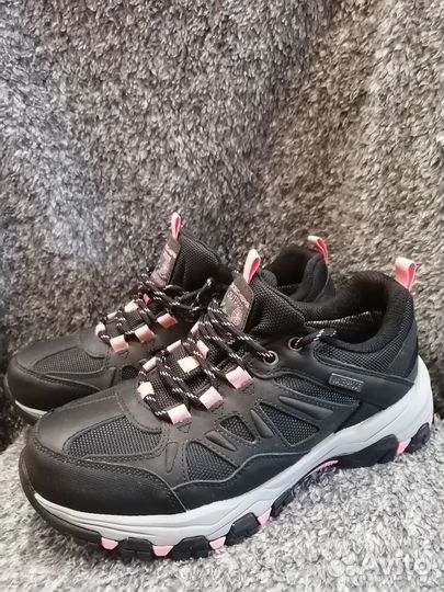 Женские кроссовки Skechers Selmen West Highland