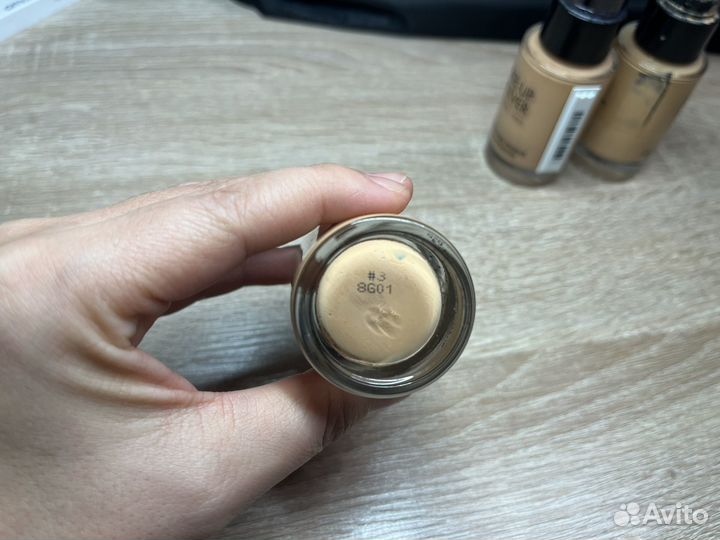 Make up for ever liquid lift foundation