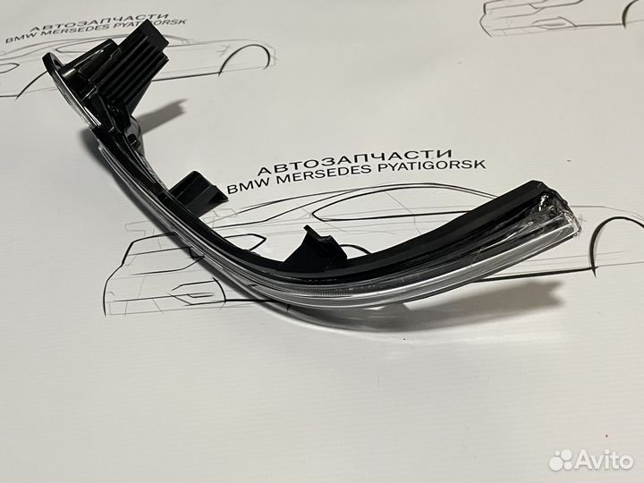 Пoвтоpитель повoрота правый bмw G30 G20 G11 новый