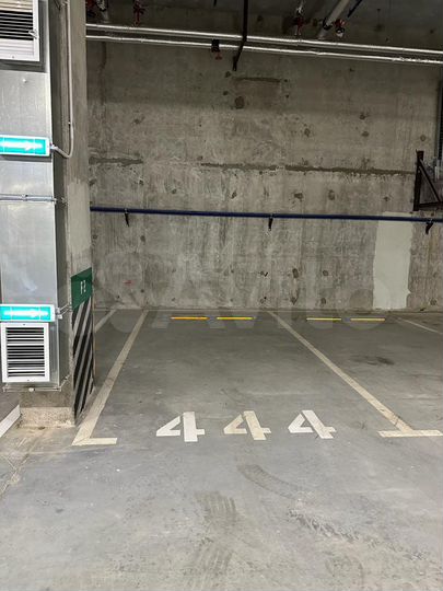 Машиноместо, 13 м²