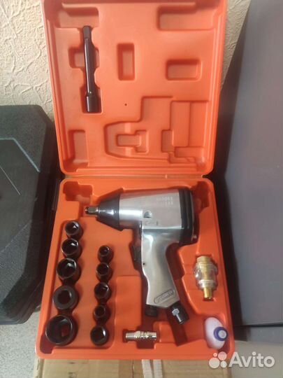 Гайковерт пневматический