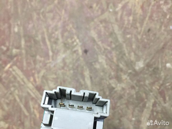 Выключатель стоп сигнала Audi Q-7