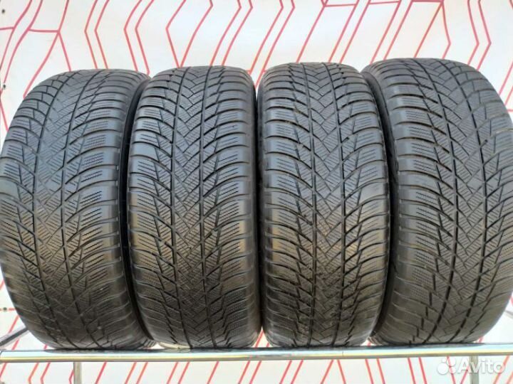 Bridgestone Blizzak LM-001 225/60 R17 99H